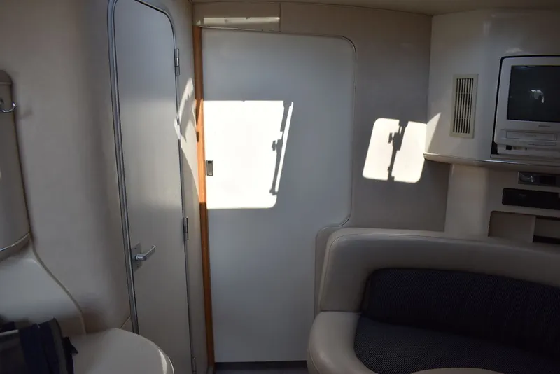 Slide: The Image of Sea Ray 370 Sundancer 1995 - 107