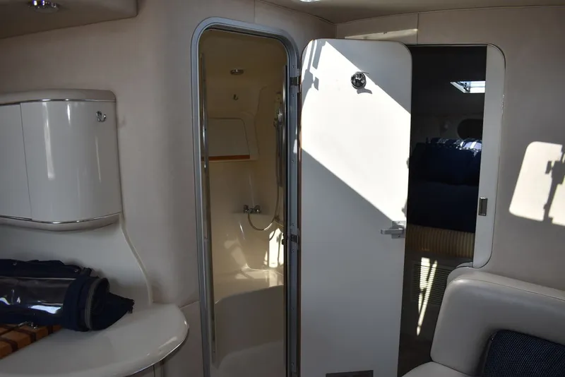 Slide: The Image of Sea Ray 370 Sundancer 1995 - 108