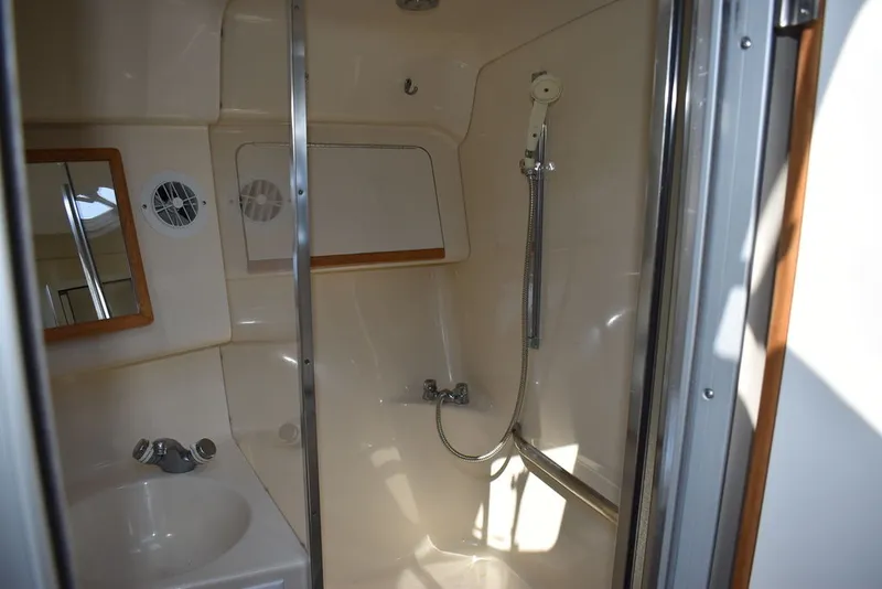 Slide: The Image of Sea Ray 370 Sundancer 1995 - 109