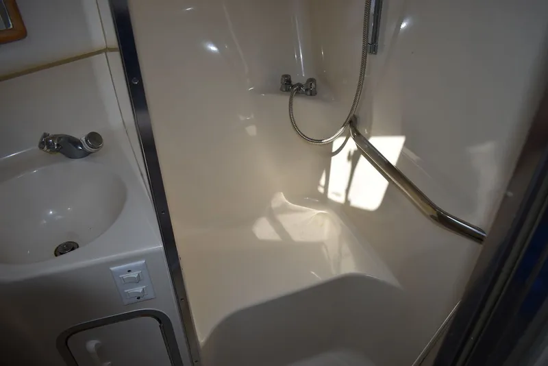 Slide: The Image of Sea Ray 370 Sundancer 1995 - 116