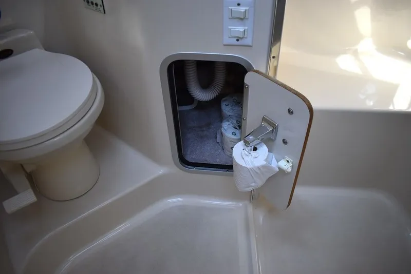 Slide: The Image of Sea Ray 370 Sundancer 1995 - 118