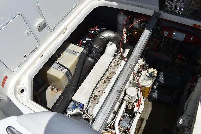 Slide: The Image of Sea Ray 370 Sundancer 1995 - 127