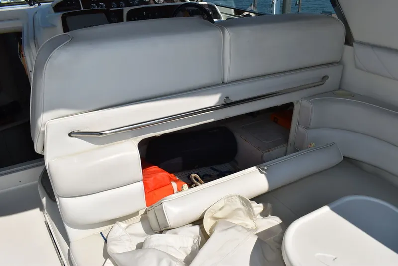 Slide: The Image of Sea Ray 370 Sundancer 1995 - 19