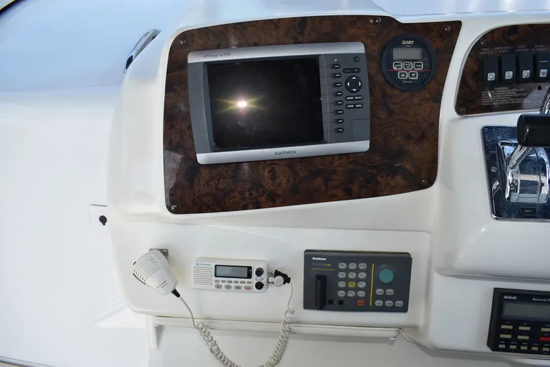 Slide: The Image of Sea Ray 370 Sundancer 1995 - 30