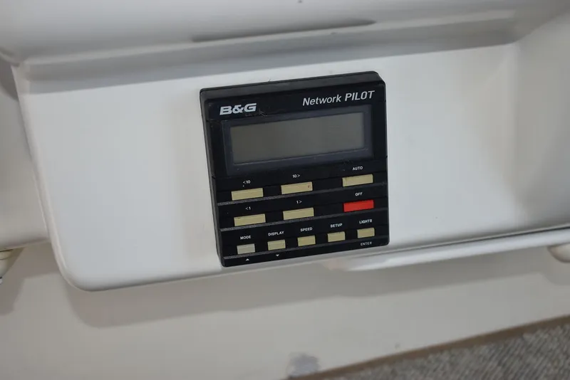 Slide: The Image of Sea Ray 370 Sundancer 1995 - 34