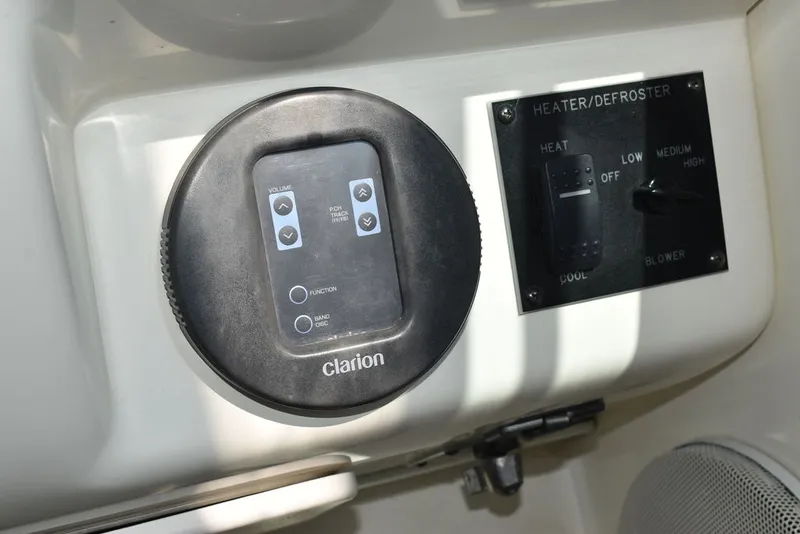 Slide: The Image of Sea Ray 370 Sundancer 1995 - 36