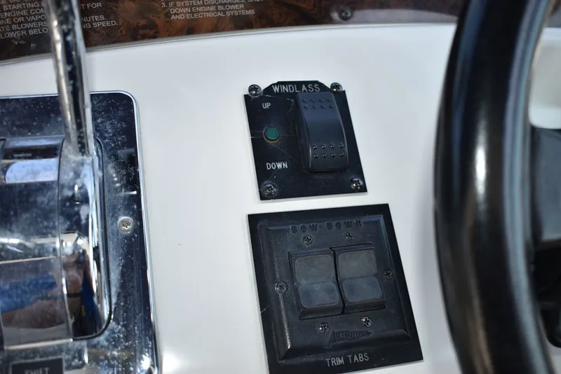 Slide: The Image of Sea Ray 370 Sundancer 1995 - 37