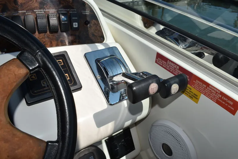 Slide: The Image of Sea Ray 370 Sundancer 1995 - 39