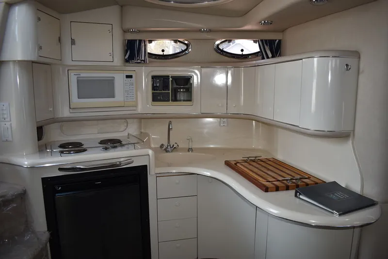 Slide: The Image of Sea Ray 370 Sundancer 1995 - 54