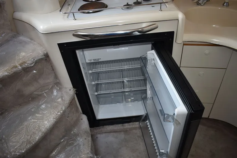 Slide: The Image of Sea Ray 370 Sundancer 1995 - 55