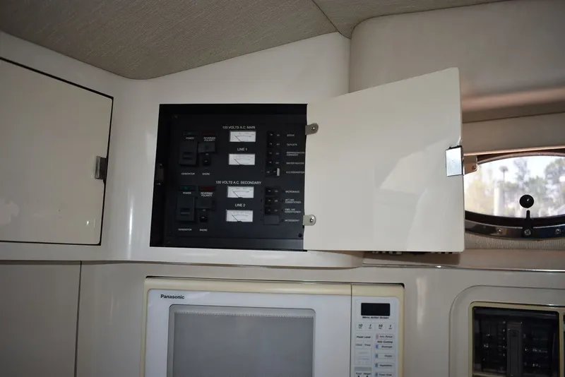 Slide: The Image of Sea Ray 370 Sundancer 1995 - 59