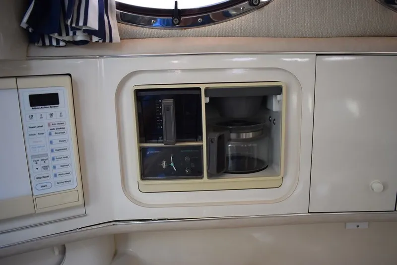 Slide: The Image of Sea Ray 370 Sundancer 1995 - 63