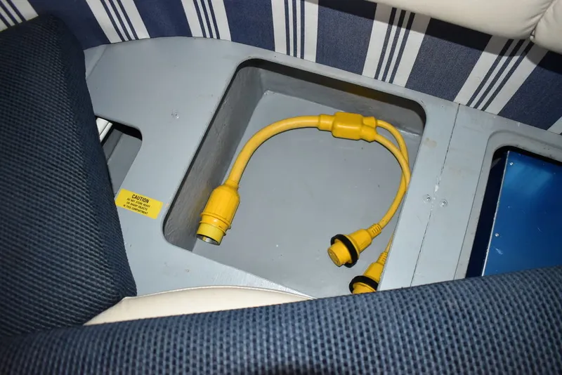 Slide: The Image of Sea Ray 370 Sundancer 1995 - 90