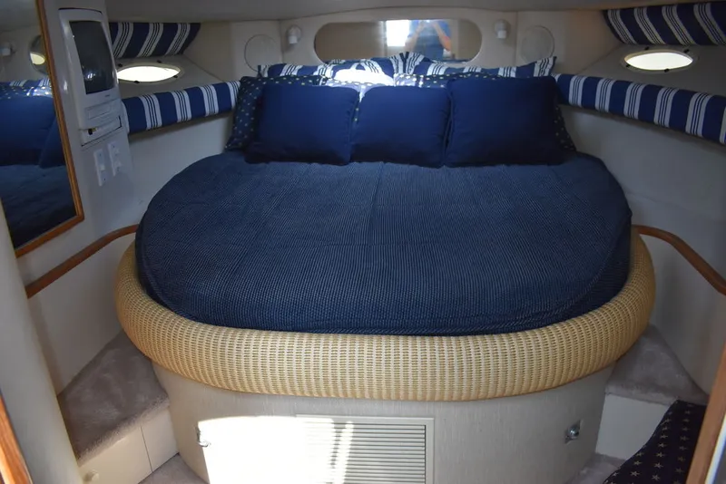 Slide: The Image of Sea Ray 370 Sundancer 1995 - 95