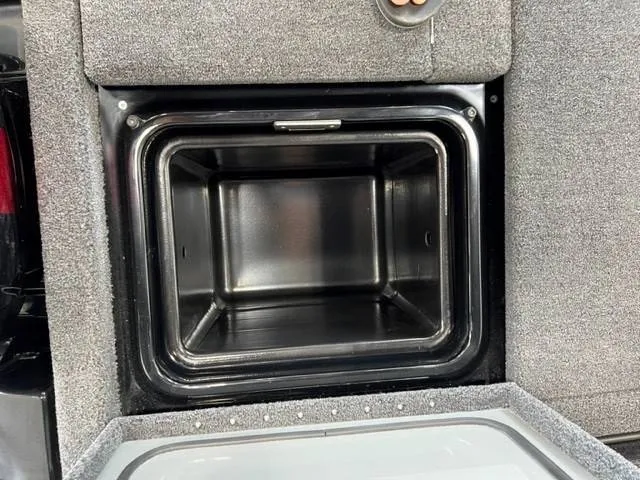 Slide: The Image of Ikon LX21 2024 - 25