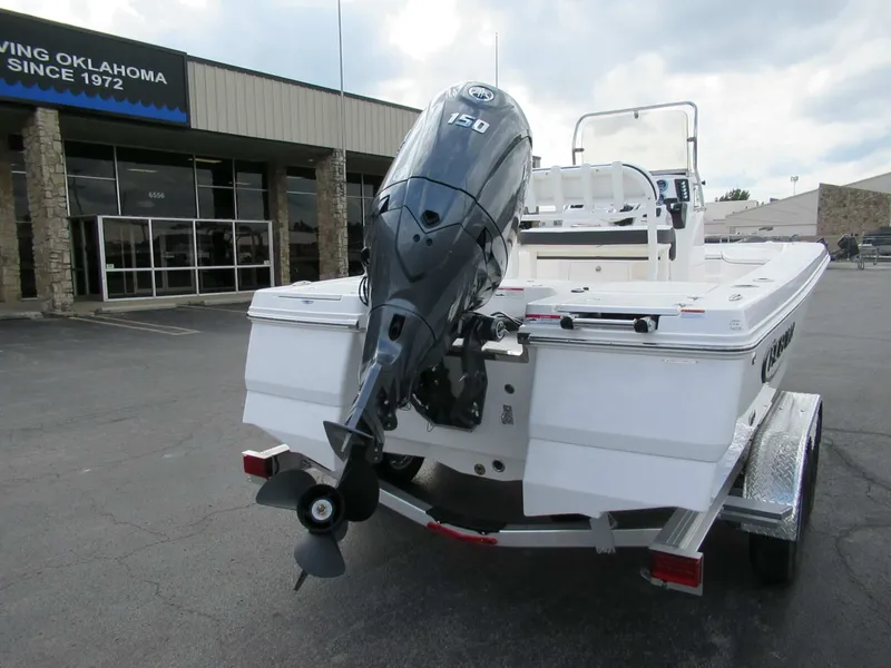 Slide: The Image of Robalo 206 PRO 2027 - 5