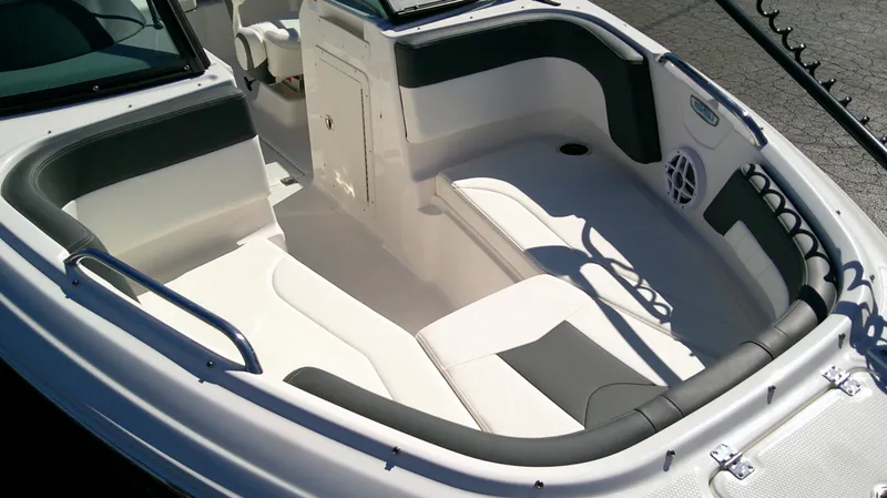 Slide: The Image of Chaparral 21 SSi Ski &amp; Fish 2025 - 4