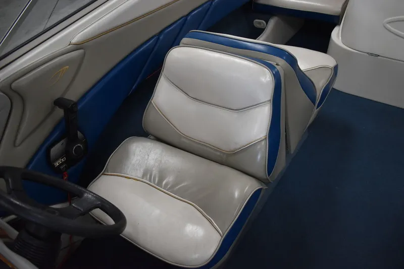 Slide: The Image of Bayliner Marine 2100 SR 1997 - 45