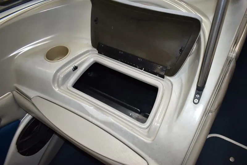 Slide: The Image of Bayliner Marine 2100 SR 1997 - 54
