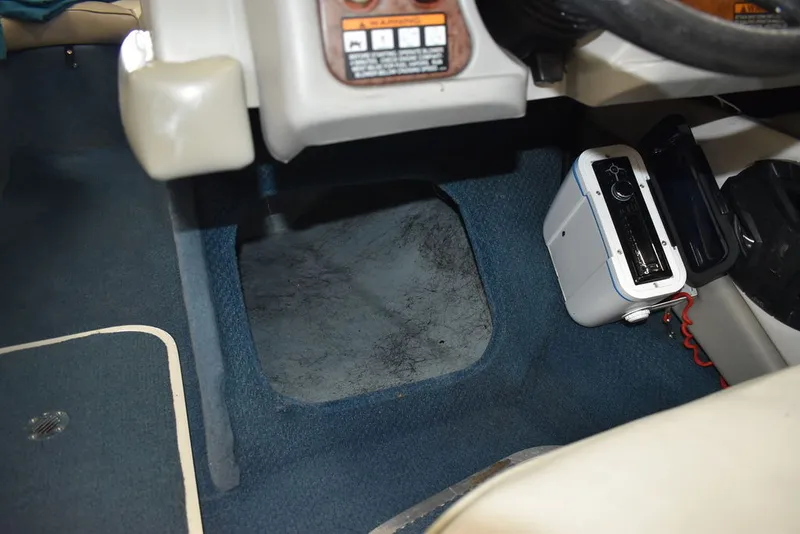 Slide: The Image of Bayliner Marine 2100 SR 1997 - 63