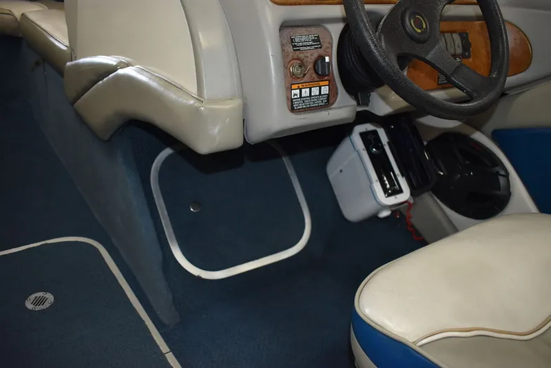 Slide: The Image of Bayliner Marine 2100 SR 1997 - 64