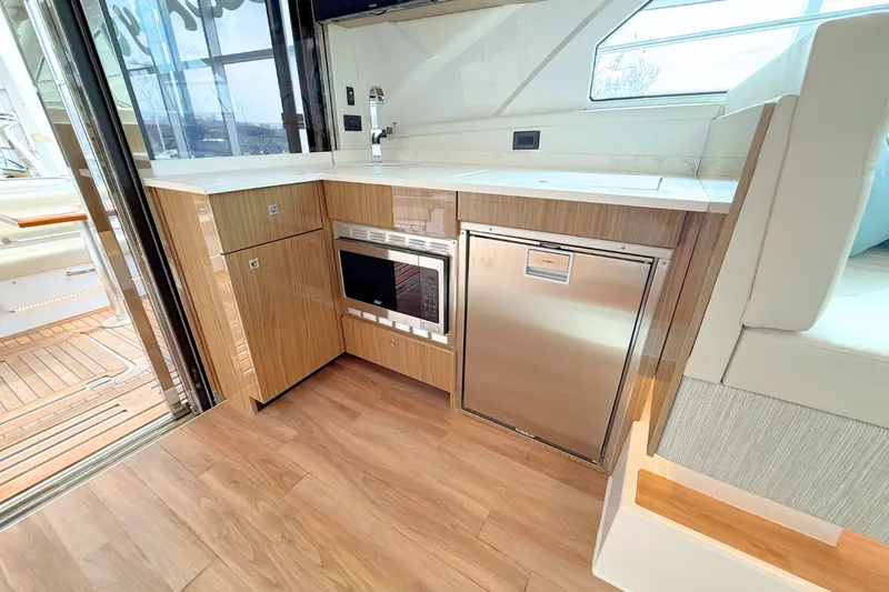 Slide: The Image of Cruisers 42 Cantius 2025 - 27