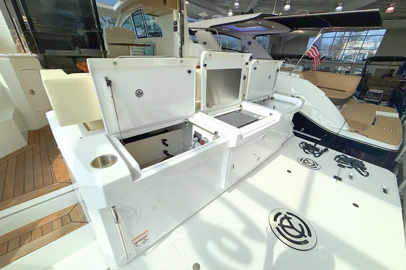 Slide: The Image of Cruisers 42 Cantius 2025 - 9