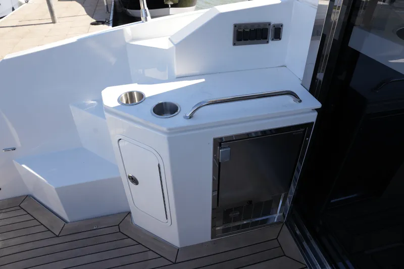 Slide: The Image of Cruisers Yachts 42 Cantius 2025 - 14