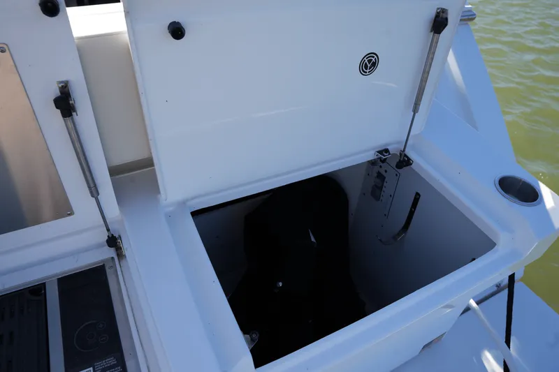 Slide: The Image of Cruisers Yachts 42 Cantius 2025 - 19