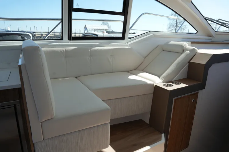 Slide: The Image of Cruisers Yachts 42 Cantius 2025 - 34