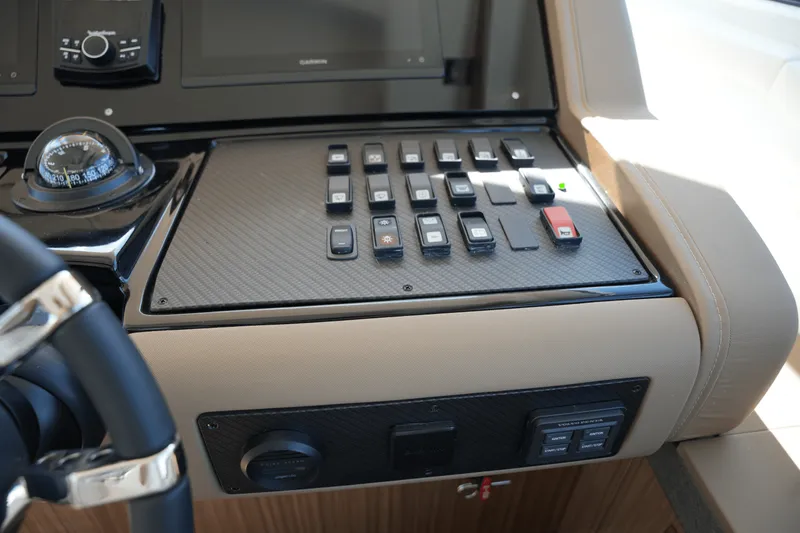 Slide: The Image of Cruisers Yachts 42 Cantius 2025 - 37