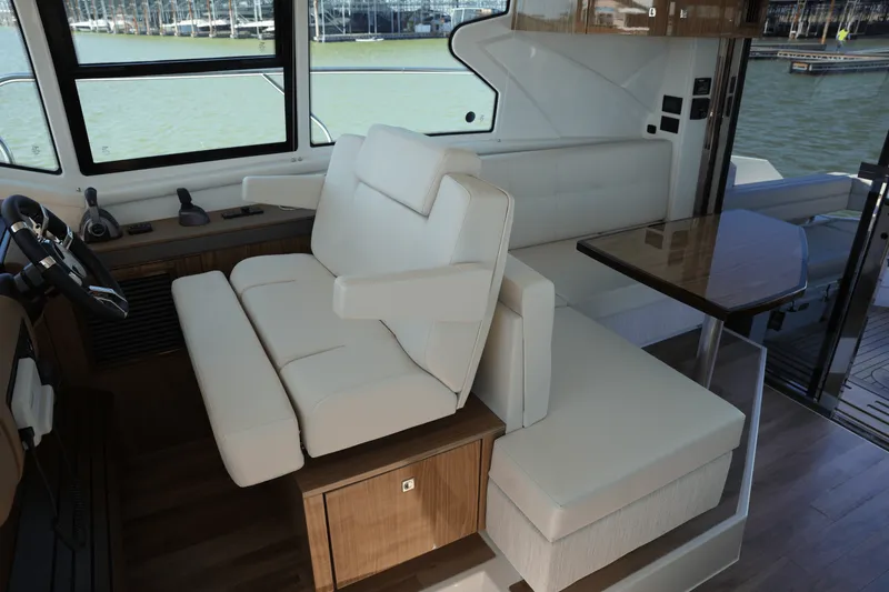 Slide: The Image of Cruisers Yachts 42 Cantius 2025 - 40