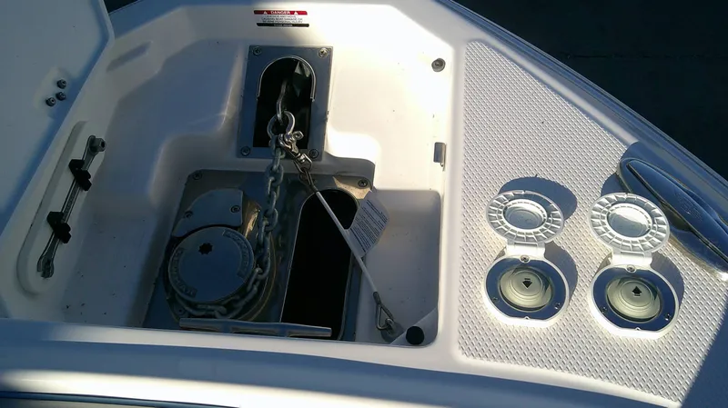 Slide: The Image of Chaparral 30 Surf 2022 - 20
