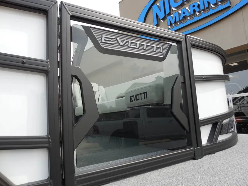 Slide: The Image of EVOTTI 725 CS Arch Tri-Toon 2027 - 18