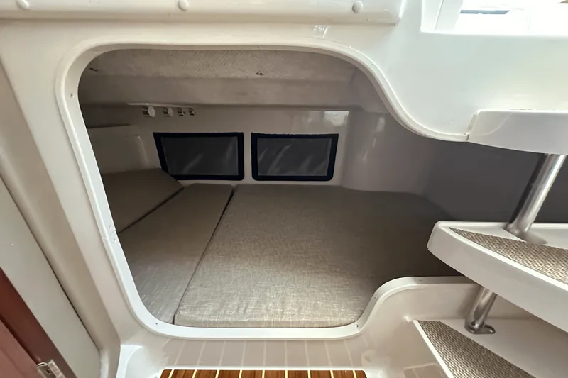 Slide: The Image of Grady-White Marlin 300 2025 - 15