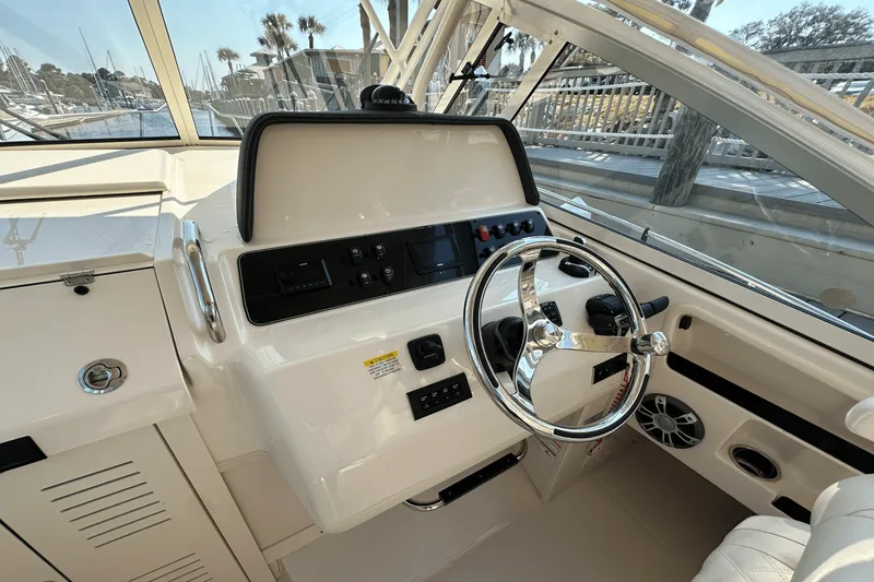 Slide: The Image of Grady-White Marlin 300 2025 - 6