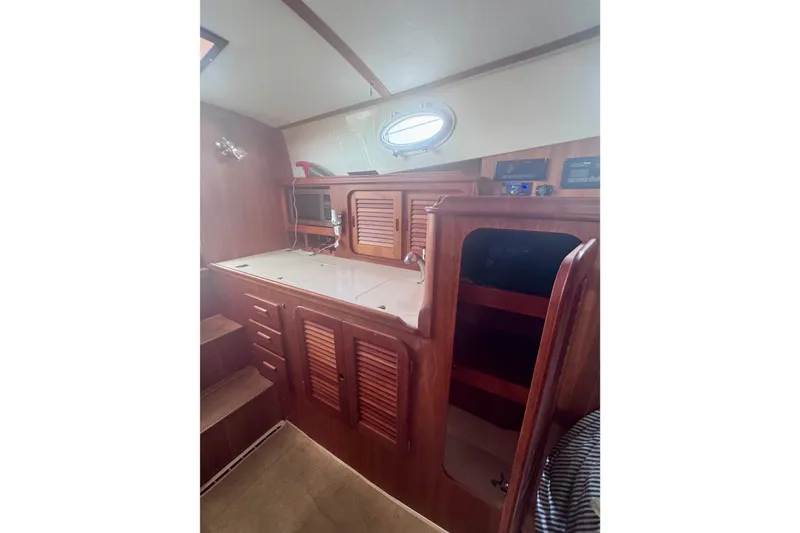 Slide: The Image of Hinckley Yachts Picnic Boat 37 MKIII 2010 - 16