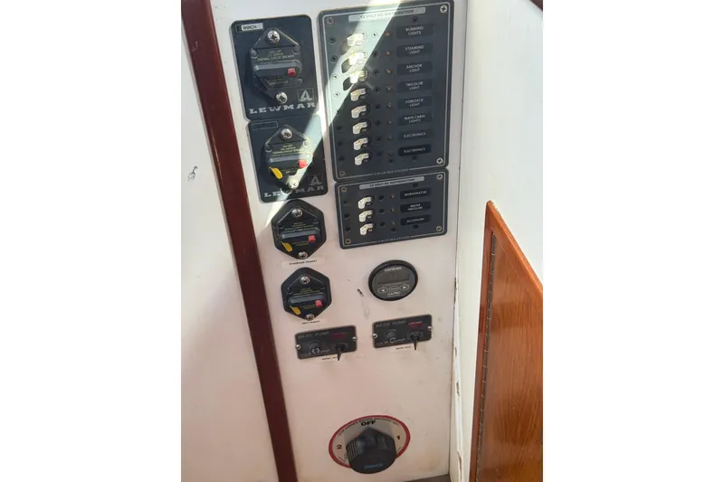 Slide: The Image of Nielsen 44 Cutter Rigged 1979 - 21