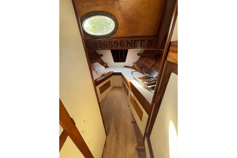 Slide: The Image of Nielsen 44 Cutter Rigged 1979 - 31