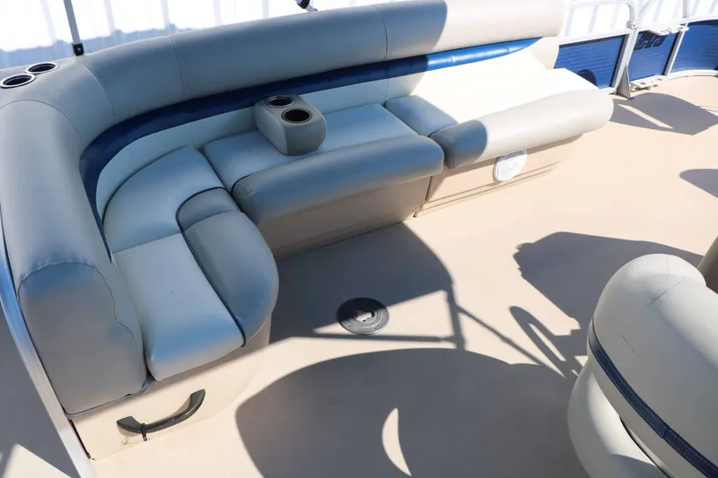 Slide: The Image of SUN Tracker Fishing Barge 20 Dlx 2013 - 25