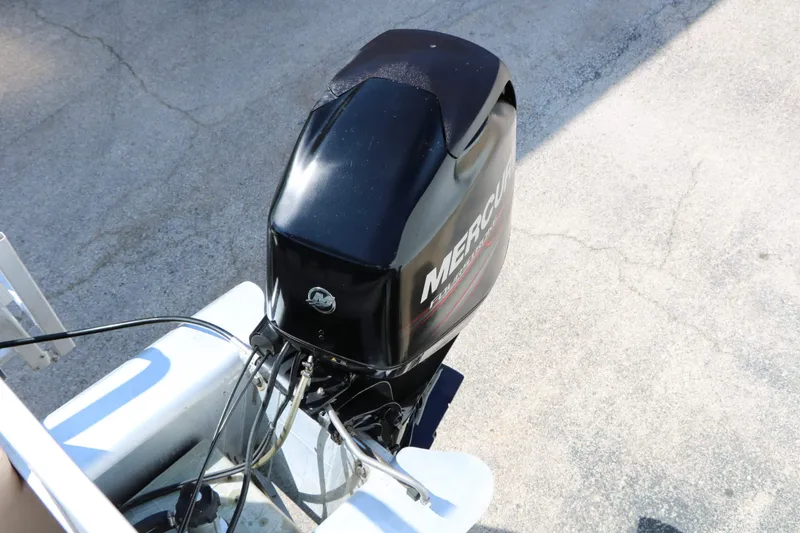 Slide: The Image of SUN Tracker Fishing Barge 20 Dlx 2013 - 20