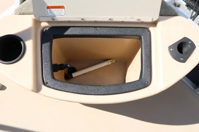 Slide: The Image of SUN Tracker Fishing Barge 20 Dlx 2013 - 22