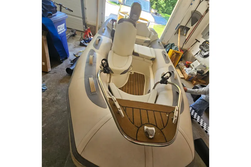 Slide: The Image of Zodiac Yachtline 2 Deluxe 380 2014 - 9
