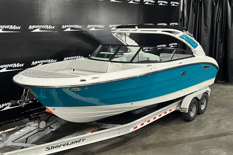 Slide: The Image of Sea Ray SDX 270 2025 - 1