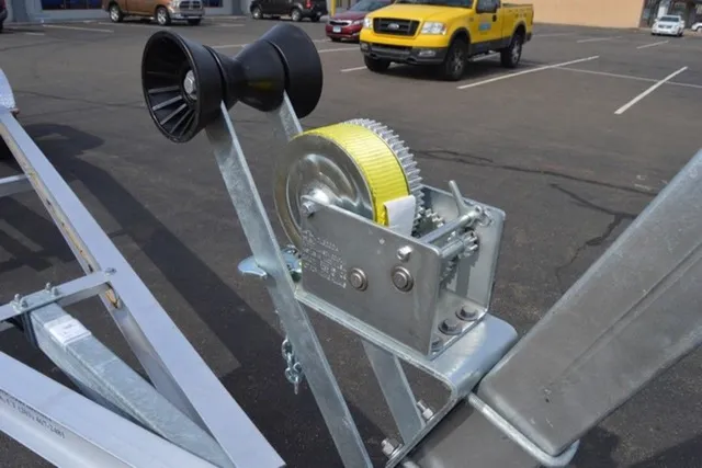 Slide: The Image of Venture Trailers Aluminum Tandem Axle Commander Series COM-8800 2024 - 16