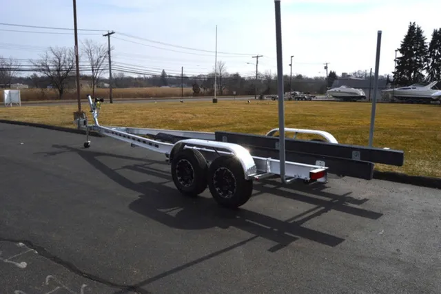 Slide: The Image of Venture Trailers Aluminum Tandem Axle Commander Series COM-8800 2024 - 2