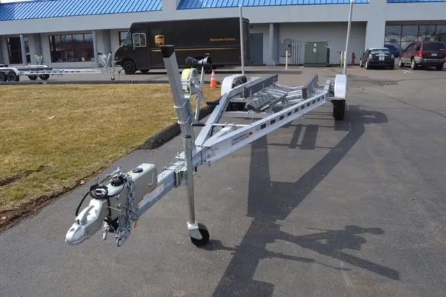 Slide: The Image of Venture Trailers Aluminum Tandem Axle Commander Series COM-8800 2024 - 1