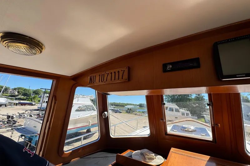 Slide: The Image of Transpacific Marine Pilothouse 32 1998 - 19