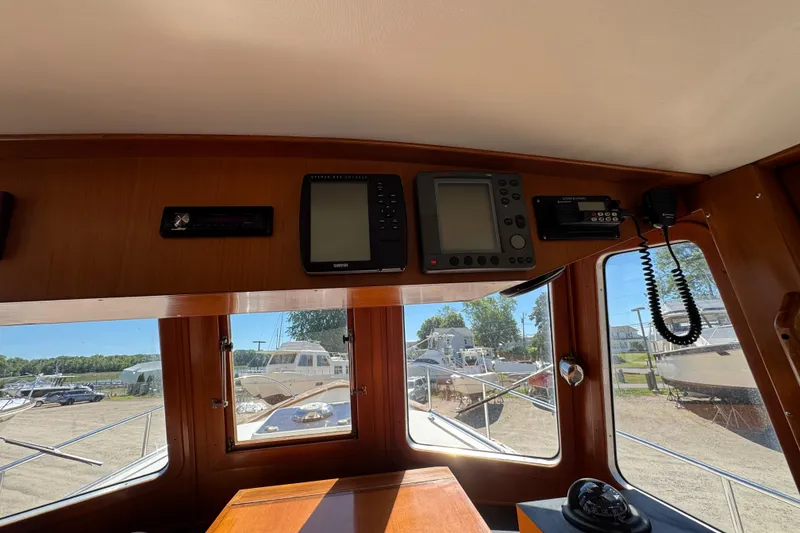 Slide: The Image of Transpacific Marine Pilothouse 32 1998 - 20