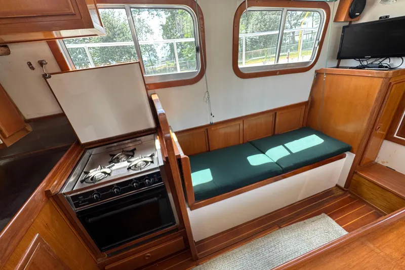 Slide: The Image of Transpacific Marine Pilothouse 32 1998 - 31
